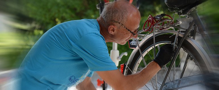 Radprofi Franz Schachner von Sport &amp; Bike Scherz brachte die Drahtesel wieder auf Vordermann.