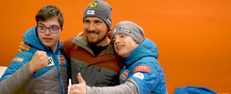 Elias und Lukas Duhs trafen Marcel Hirscher bei der Startnummernverlosung zum Nightrace 2018 in Schladming.