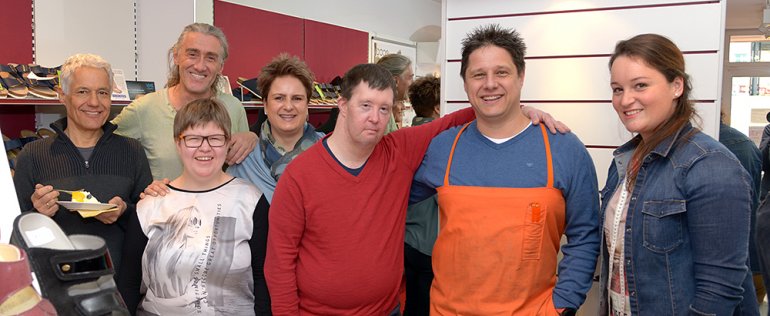 Die 8. Reparier·Bar mit Schneiderin Daniela Schaunitzer (ganz rechts) und Klaus Schupfer (Schuhhaus Schupfer) war ein voller Erfolg.