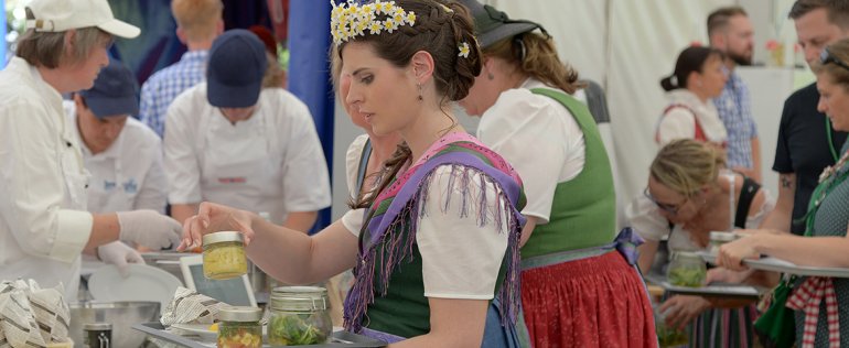 Die Benissimo-Buffet-Catering GmbH sorgte im VIP-Zelt des Narzissenfestes am 28. Mai 2017 für das leibliche Wohl